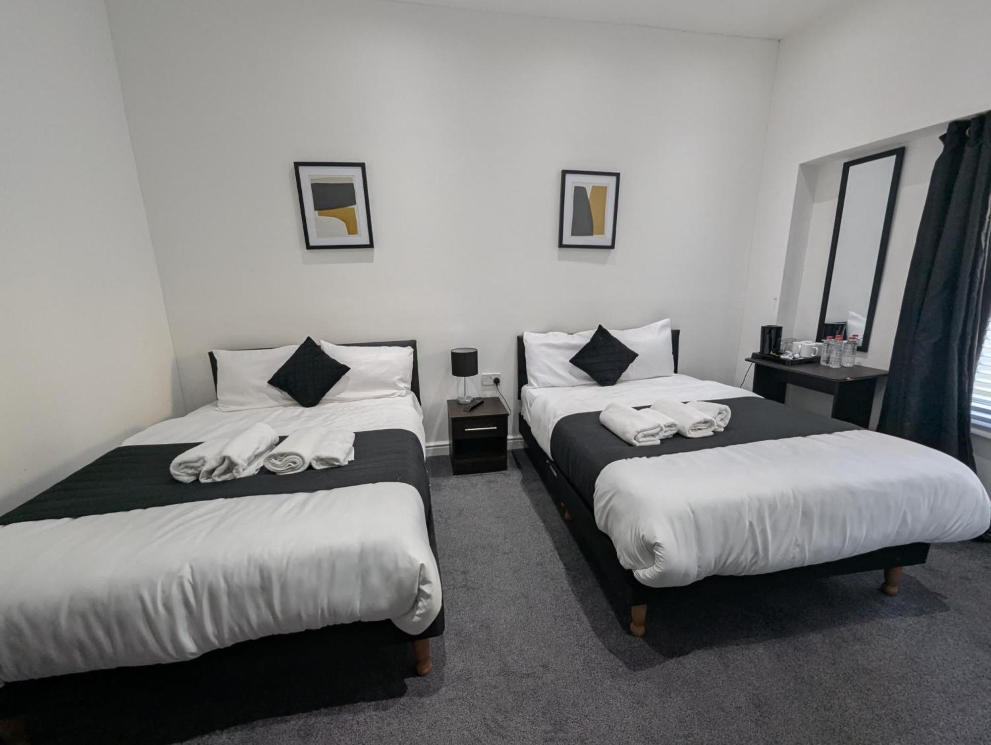 Oyo Firs Lodge London Heathrow Χάνσλοου Εξωτερικό φωτογραφία