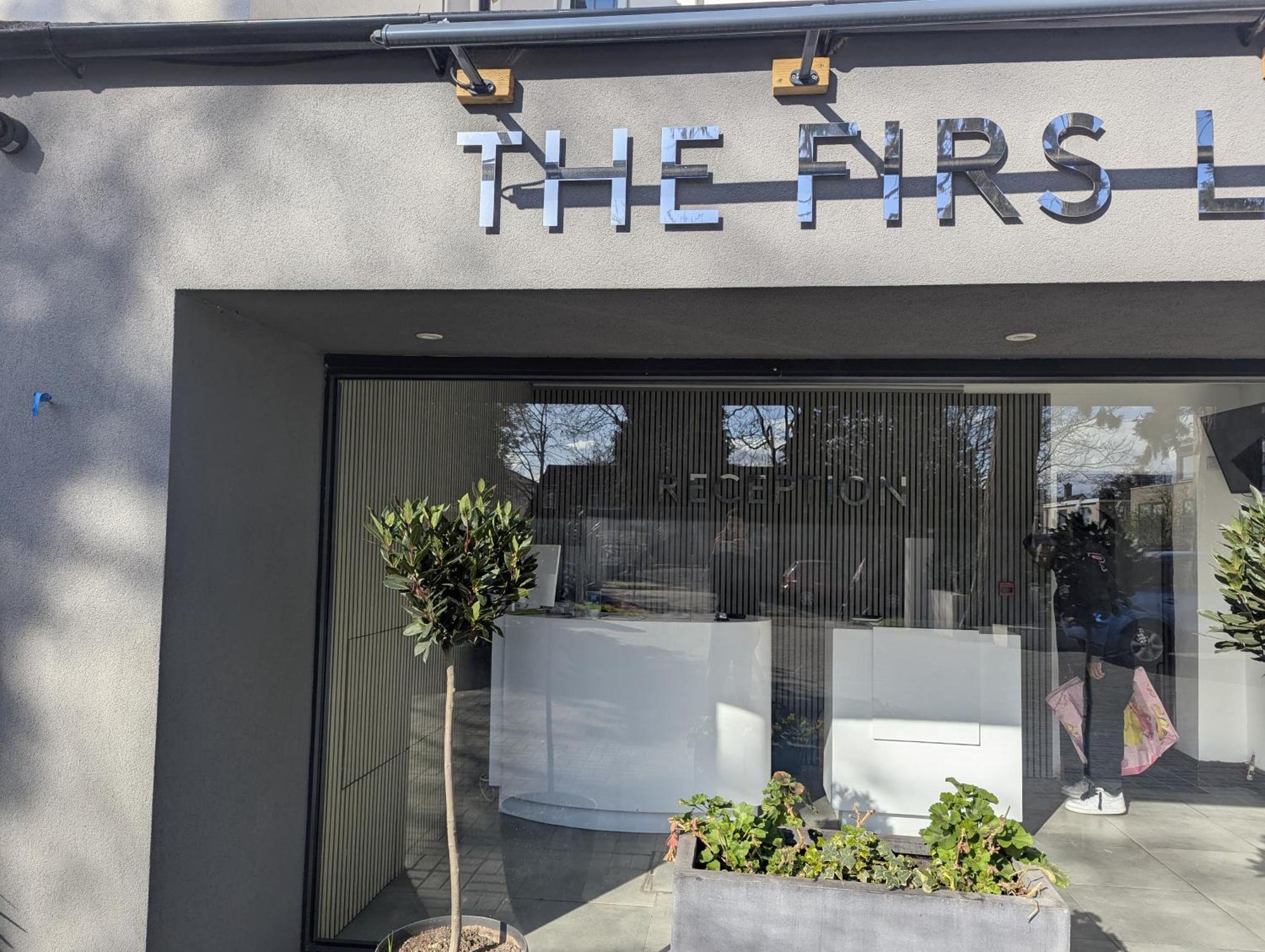 Oyo Firs Lodge London Heathrow Χάνσλοου Εξωτερικό φωτογραφία