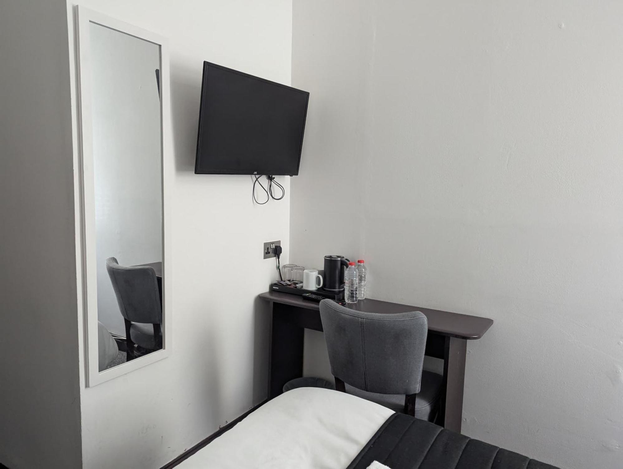 Oyo Firs Lodge London Heathrow Χάνσλοου Εξωτερικό φωτογραφία