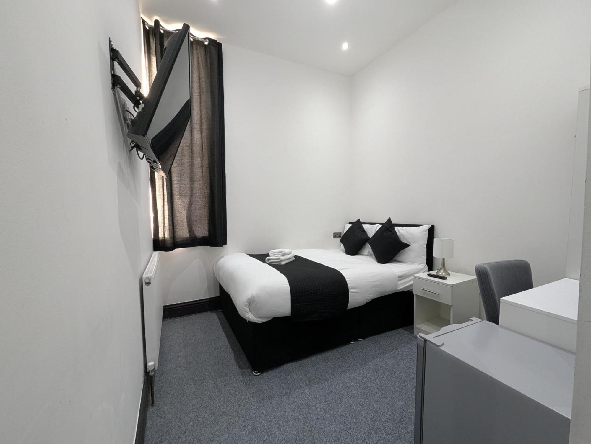 Oyo Firs Lodge London Heathrow Χάνσλοου Εξωτερικό φωτογραφία