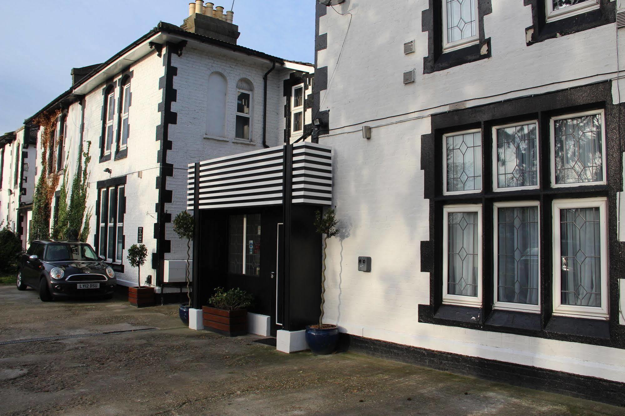 Oyo Firs Lodge London Heathrow Χάνσλοου Εξωτερικό φωτογραφία
